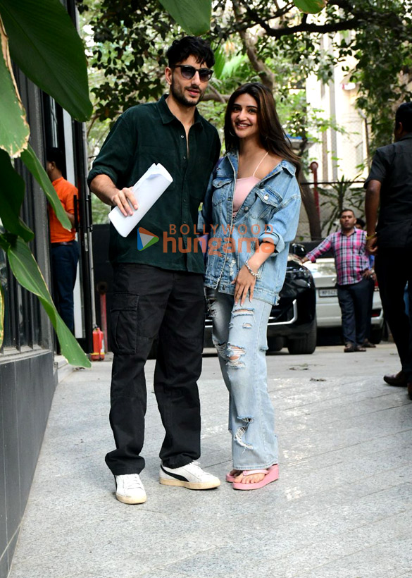 Photos: Sreeleela and Ibrahim Ali Khan snapped at Maddock Films office in Santacruz Photos: Sreeleela and Ibrahim Ali Khan snapped at Maddock Films office in Santacruz