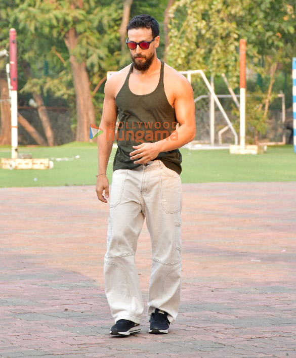 photos tiger shroff shabir ahluwalia and others snapped during a football match 6