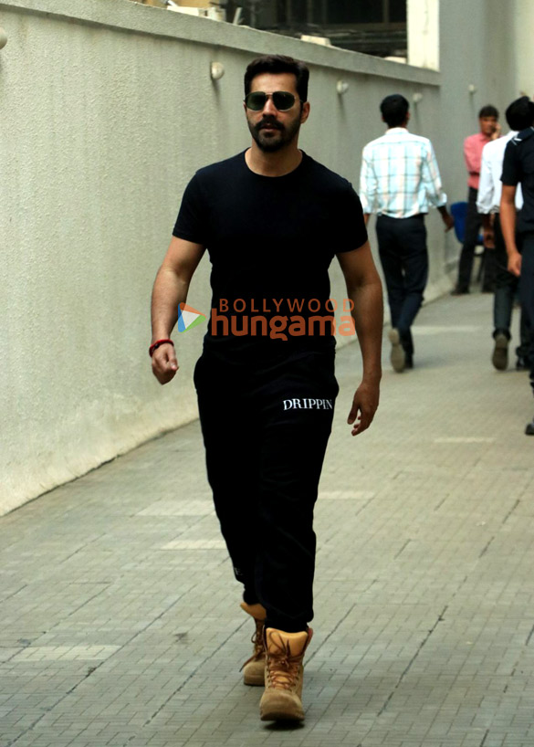 photos varun dhawan snapped outside dharma productions office 1