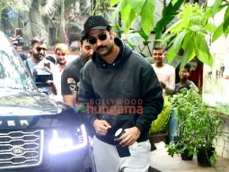 Photos: Vicky Kaushal snapped at Krome Studio in Bandra