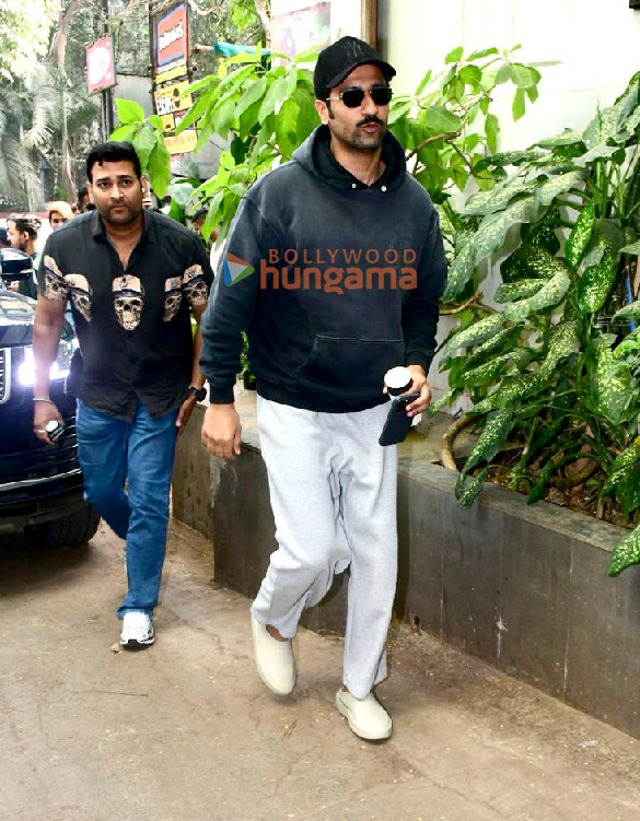 photos vicky kaushal snapped at krome studio in bandra 5