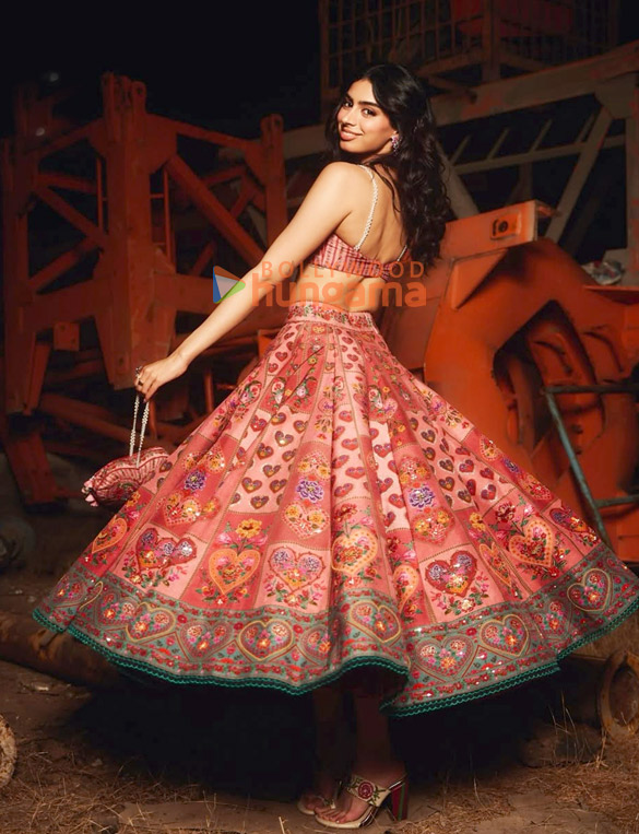 khushi kapoor 3 20