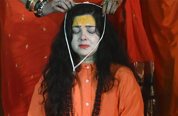 Mamta Kulkarni denies rumours of bribing Rs. 10 crores to become Mahamandaleshwar; says, “I have no money. I had to borrow Rs. 2 lakh to offer as ‘dakshina’”