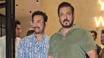 Our 2 Khan’s posing together! Salman Khan, Aamir Khan