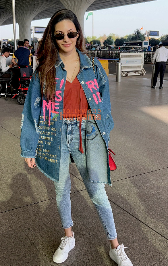 photos amyra dastur rasha thadani raveena tandon and palak muchhal snapped at the airport 1
