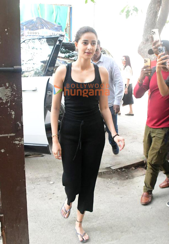 photos ananya panday snapped outside a dance class in bandra 3