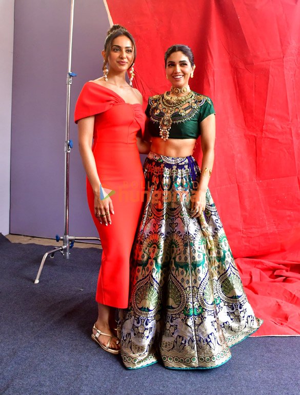 photos arjun kapoor bhumi pednekar rakul preet singh snapped on promoting their film mere husband ki biwi on the sets of indian idol 6