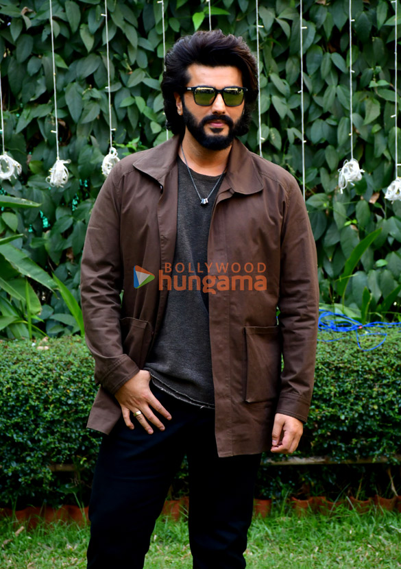 photos arjun kapoor bhumi pednekar and harsh gujral snapped promoting mere husband ki biwi 1