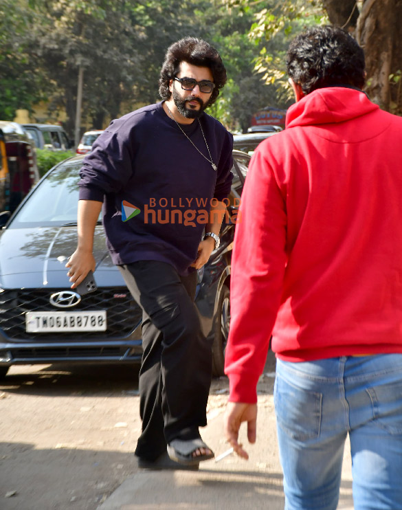 photos arjun kapoor snapped in versova 4