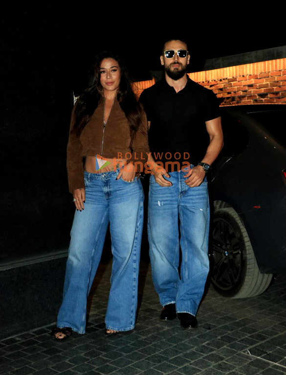photos dharmendra rekha aamir khan and others grace the special screening of loveyapa at excel entertainments office 009 7