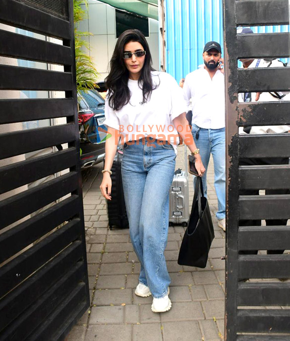 photos fardeen khan gauri khan and others snapped at kalina airport 1