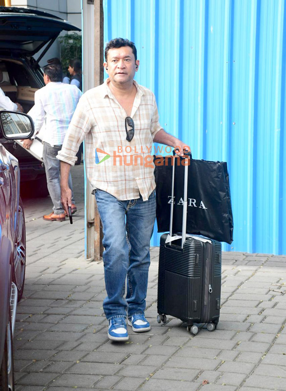 photos fardeen khan gauri khan and others snapped at kalina airport 5