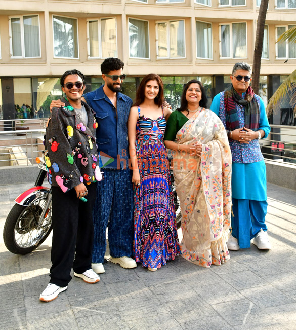 photos gajraj rao renuka shahane shivani raghuvanshi bhuvan arora and sparsh shrivastava snapped promoting dupahiya 9