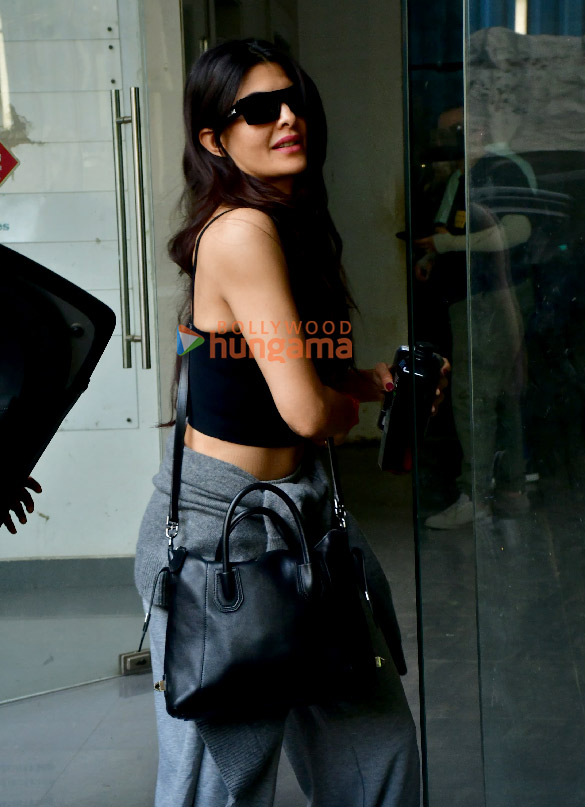photos jacqueline fernandez snapped in andheri 2