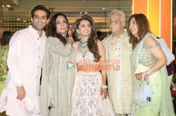 photos kareena kapoor khan karisma kapoor randhir kapoor tina ambani and others attend aadar jains mehendi ceremony 853 2