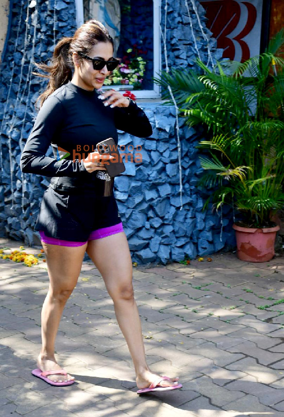 photos malaika arora snapped outside diva yoga in bandra 3 84