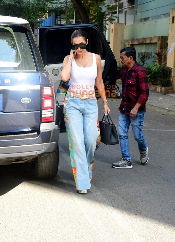 photos malaika arora snapped outside a salon in bandra 4 5