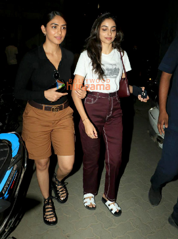 photos mrunal thakur and banita sandhu snapped in bandra 4
