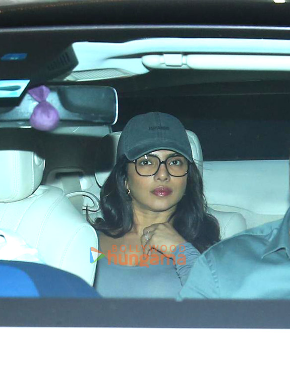 photos priyanka chopra jonas snapped at kalina airport 4 6