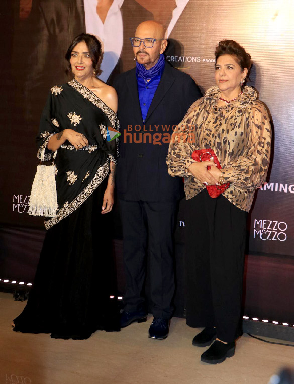 photos rakesh roshan hrithik roshan neetu singh ayesha jhulka ameesha patel mahima choudhary and others snapped at the bash thrown for the success of the roshans documentary 7