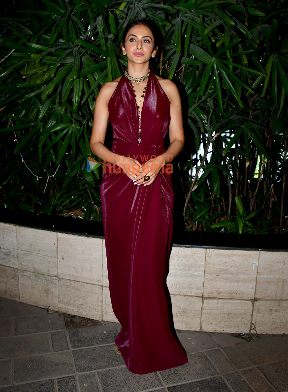 photos rakul preet singh snapped promoting mere husband ki biwi 4