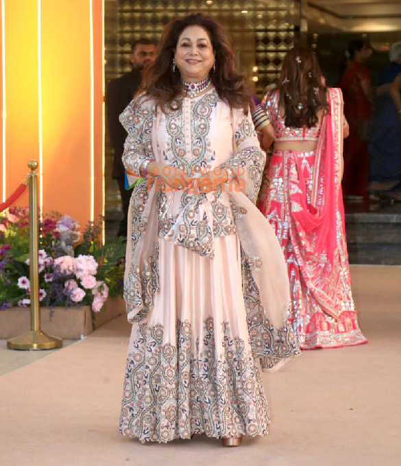 photos randhir kapoor tina ambani and others attend aadar jains mehendi ceremony 3