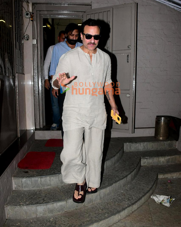 photos saif ali khan snapped outside a dubbing studio in bandra 2