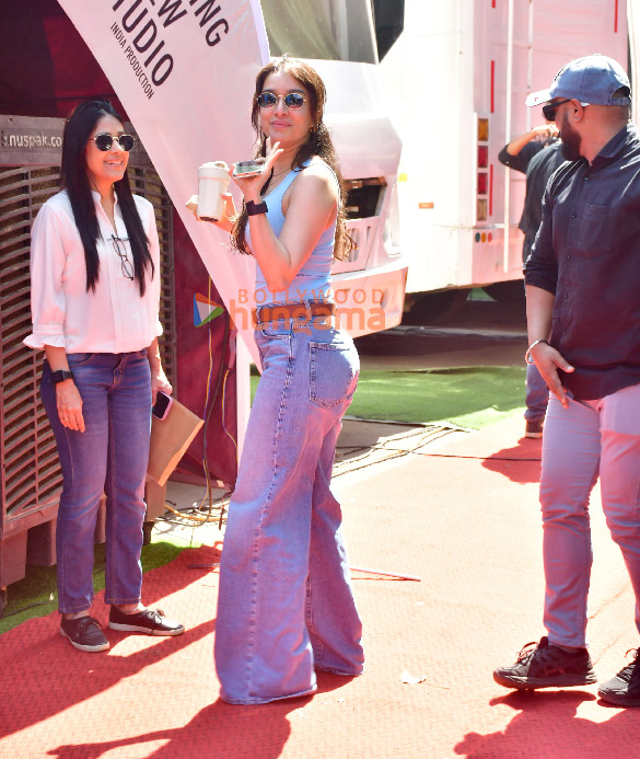 photos shraddha kapoor snapped at a shoot 3