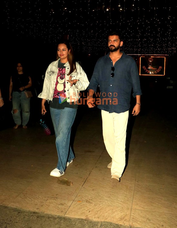 photos sonakshi sinha and zaheer iqbal snapped in bandra 1 3