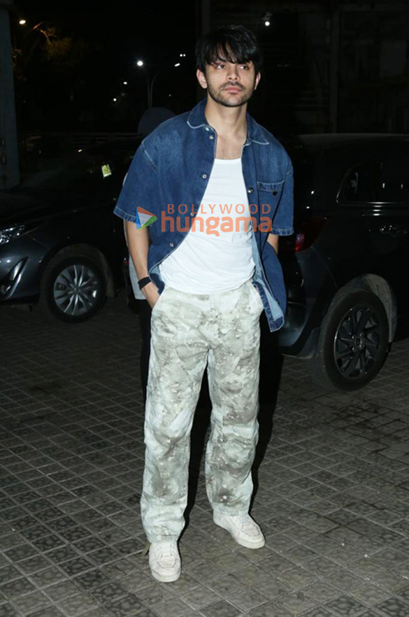 photos suhana khan khushi kapoor and others grace the special screening of loveyapa at pvr juhu 7