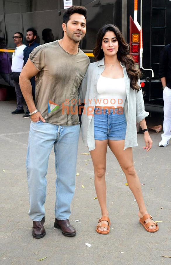 photos varun dhawan and janhvi kapoor snapped at mehboob studio 1