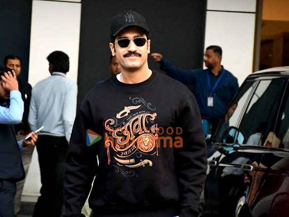 photos vicky kaushal and rashmika mandanna snapped at kalina airport 1