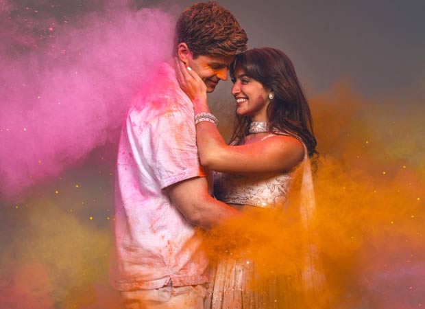 Come Fall In Love: The DDLJ musical actors Jena Pandya and Ashley Day celebrate The Indian Festival Of Holi; drops new image