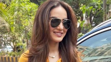 Jasmin Bhasin shining in a turmeric yellow shirt