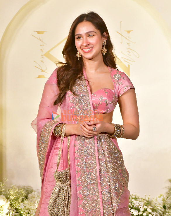 photos aamir khan pooja hegde riteish deshmukh genelia deshmukh and others attend ashutosh gowariker and sunita gowarikers son wedding reception 1 3