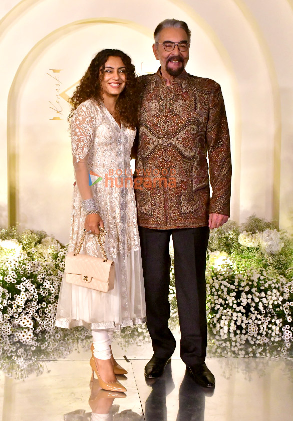 photos aamir khan pooja hegde riteish deshmukh genelia deshmukh and others attend ashutosh gowariker and sunita gowarikers son wedding reception 4
