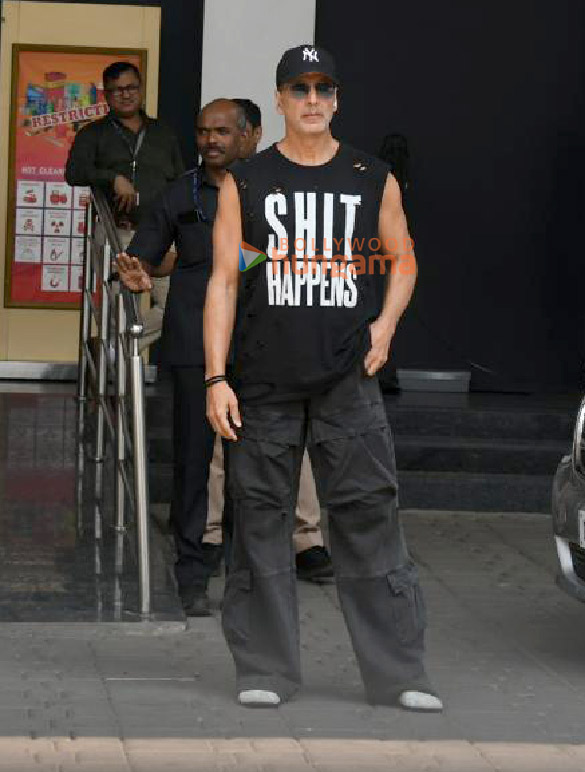 photos akshay kumar snapped at kalina airport 2 5