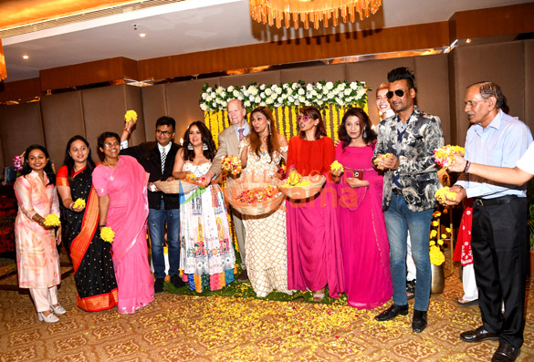 photos aoora shibani kashyap nikita rawal shweta khanduri hansa singh and others were snapped at the phoolo wali holi celebrations 2