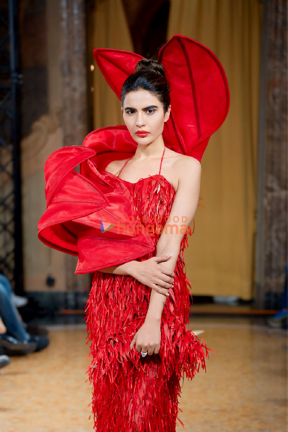 photos deepti sadhwani dazzles in shimmer haute couture as the showstopper at milan fashion week 2025 8