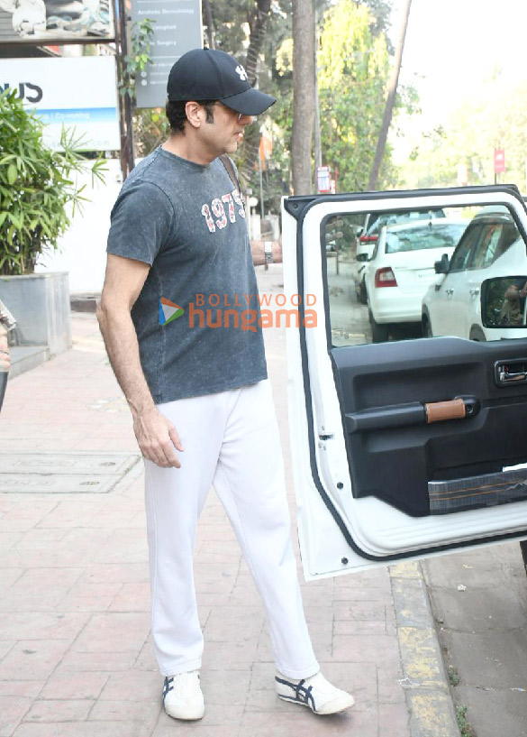 photos fardeen khan snapped with his kids in bandra 3