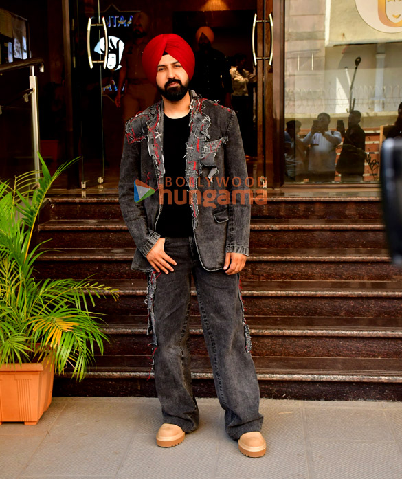 photos gippy grewal and nimrat khaira snapped during akaal promotions 6
