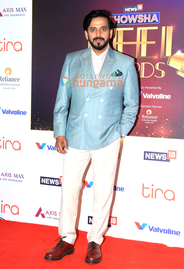 photos janhvi kapoor raveena tandon rajkummar rao varun dhawan and others grace the red carpet of news18 showsha reel awards 2025 25