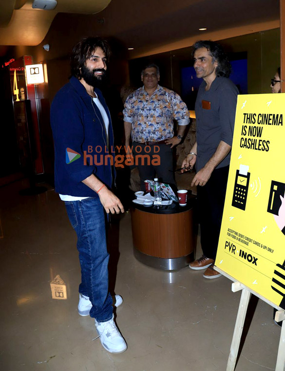 photos kartik aaryan kabir khan imtiaz ali and others grace the premiere of my melbourne 4