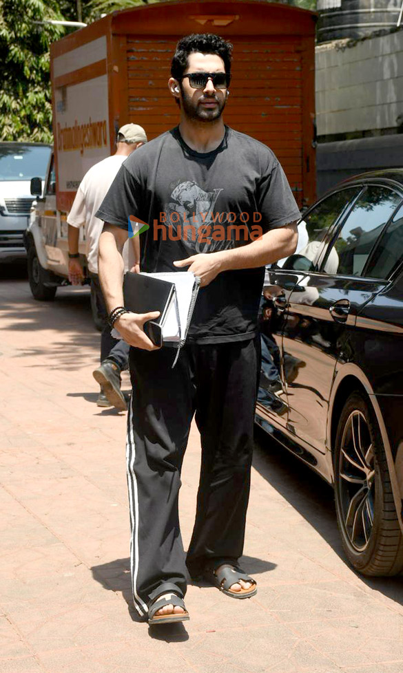 photos lakshya snapped in bandra 3