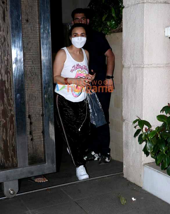 photos preity zinta snapped in bandra 2