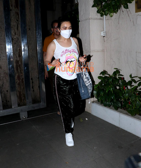 photos preity zinta snapped in bandra 3
