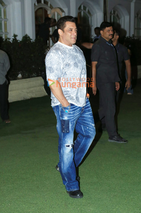photos salman khan snapped promoting sikandar 1