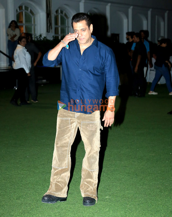 photos salman khan snapped promoting his film sikandar 5