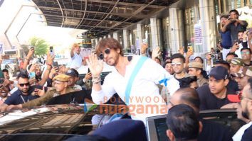 Photos: Shah Rukh Khan, Kartik Aaryan, Karan Johar and others snapped at Jaipur Airport for IIFA 2025