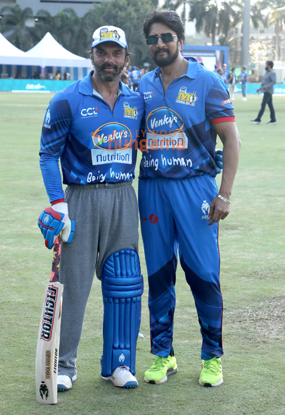 photos sonu sood arjun kapoor arjun rampal and others attend abhineta xi vs neta xi cricket match 17